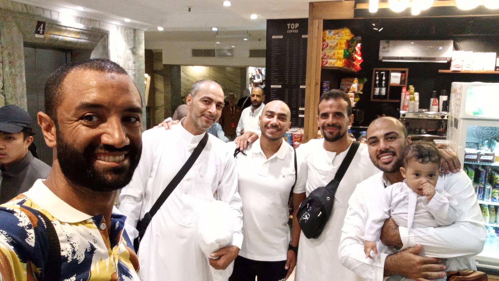 لحظات من رحلة عمرة مع وائل فريد