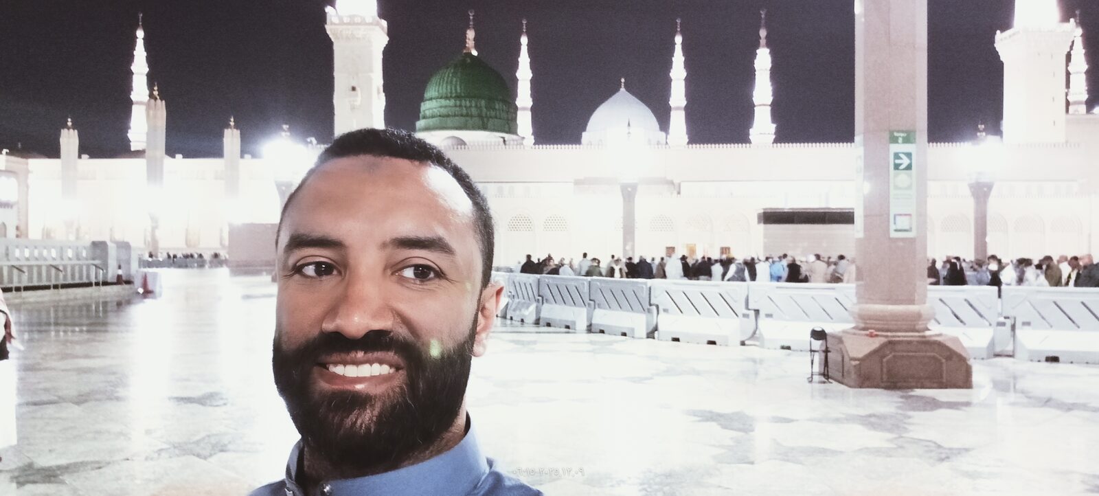 لحظات من رحلة عمرة مع وائل فريد